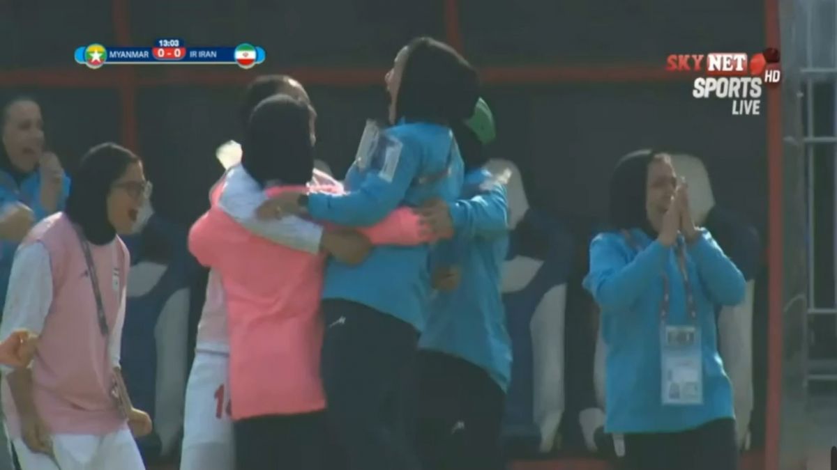 گل اول تیم ملی بانوان ایران به میانمار (نگین زندی)