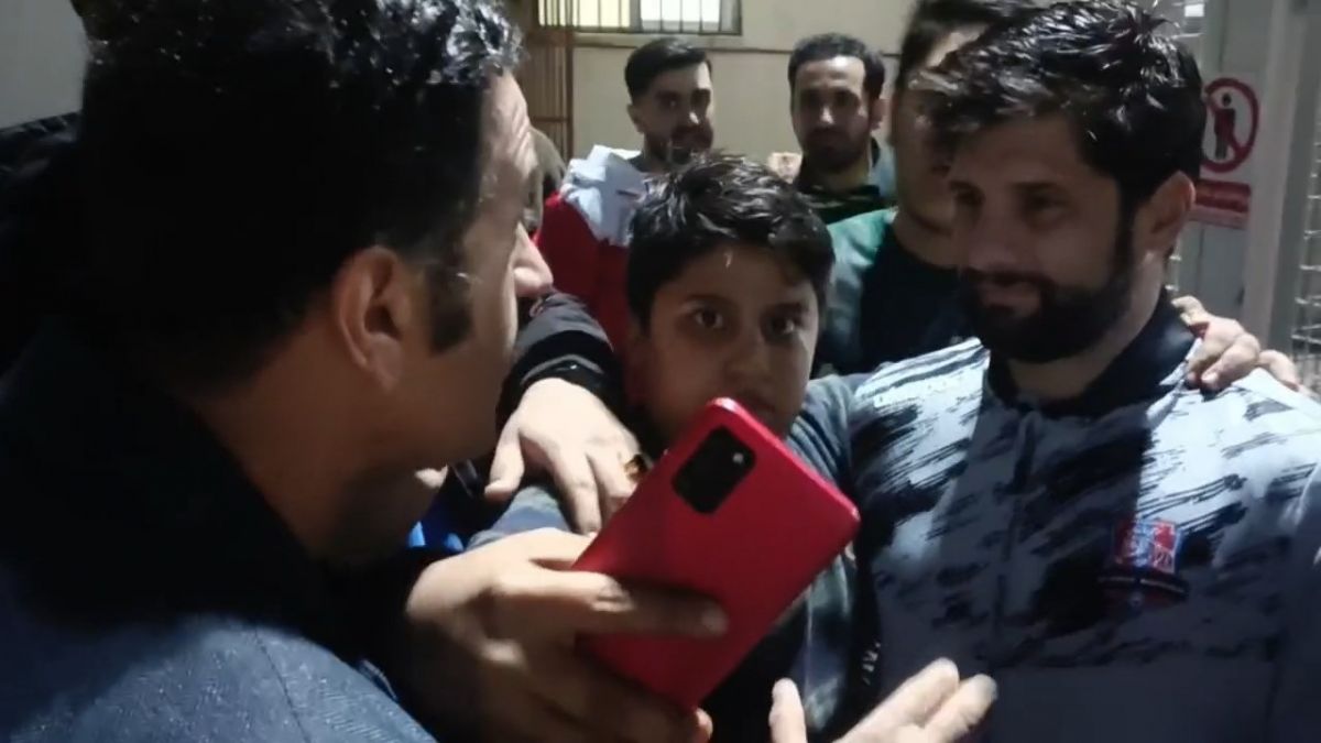 اختصاصی/ مکالمه جالب هوادار نساجی با سرمربی جدید این تیم بعد از تمرین امروز