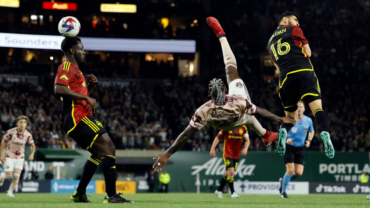 گل برگردون زیبای دایرون آسپریلا در لیگ آمریکا