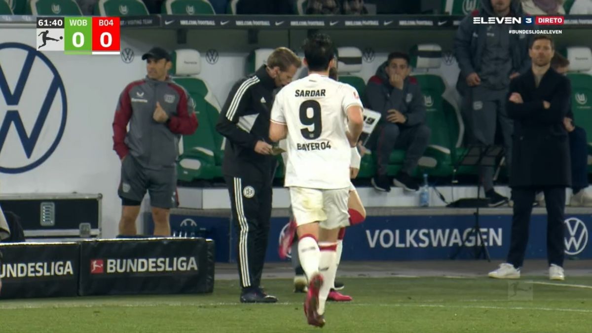 عملکرد سردار آزمون در بازی وولفسبورگ 0-0 بایرلورکوزن