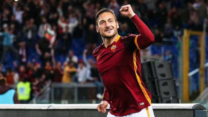 در چنین روزی/ وقتی توتی در 5 دقیقه برنده بازی را تغییر داد