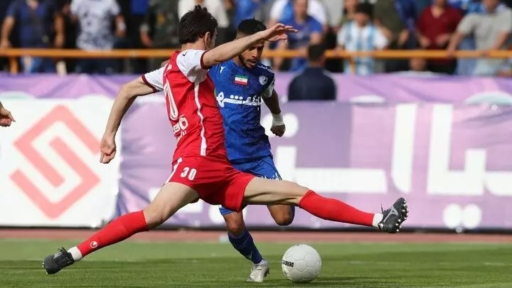 ورزشگاه/ بررسی پنالتی سوخته استقلال و پرسپولیس در دربی 100 و پنالتی سپاهان مقابل ملوان از نظر آخرین قوانین داوری