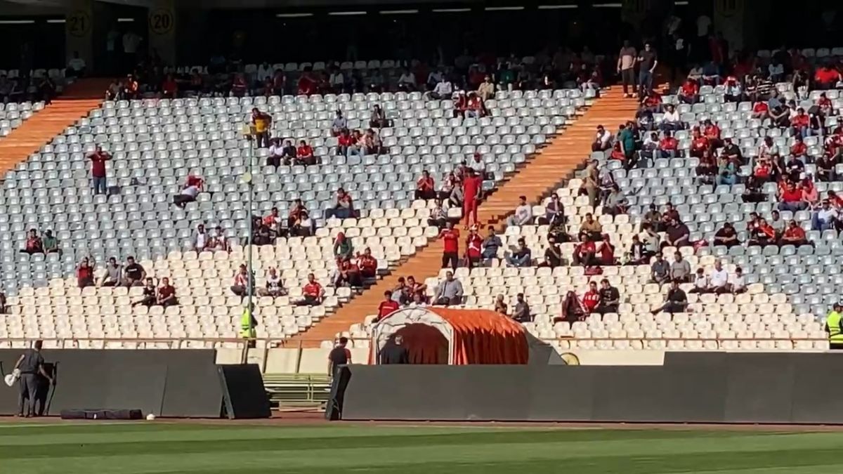 اختصاصی/ حال و هوای ورزشگاه آزادی قبل از شروع بازی پیکان و پرسپولیس