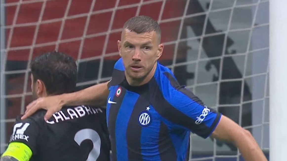 گل اول اینتر به میلان (ژکو)