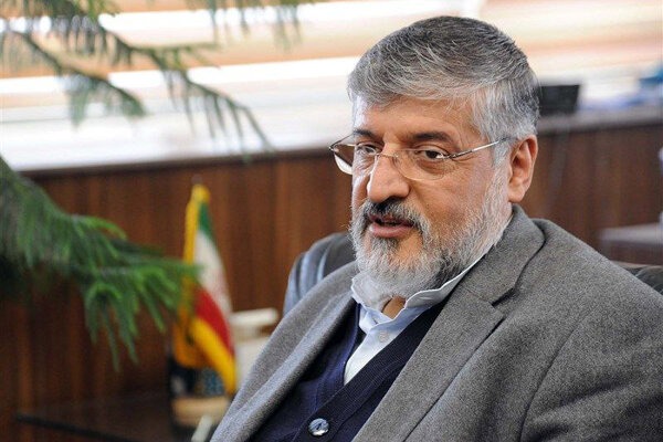 توضیحات پولادگر درباره ۲ ادعای متناقض او و وزیر ورزش