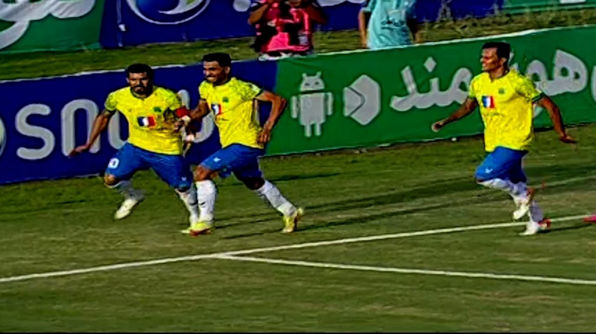 گل اول صنعت نفت آبادان به ذوب آهن (طالب ریکانی)