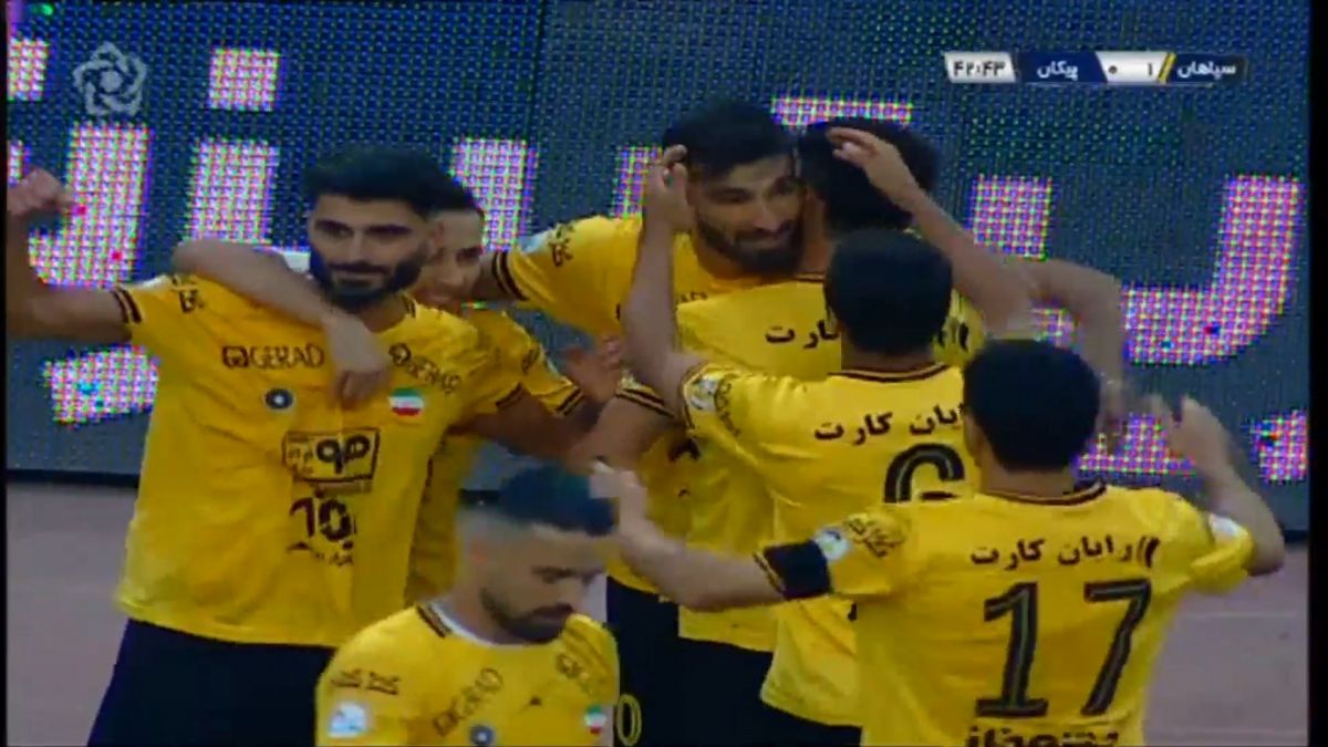 گل اول سپاهان به پیکان (مغانلو)