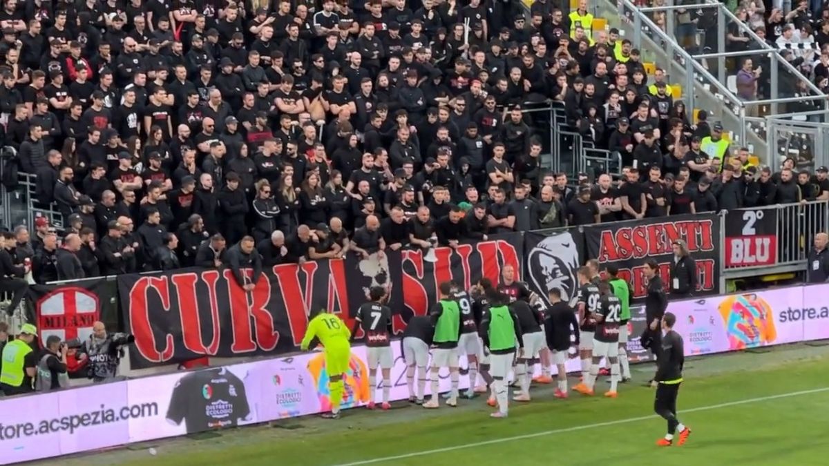 جلسه هواداران افراطی میلان با بازیکنان پس از شکست مقابل اسپتزیا