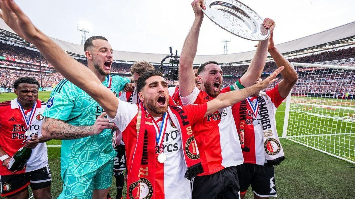 جشن قهرمانی فاینورد در لیگ هلند همراه با علیرضا جهانبخش