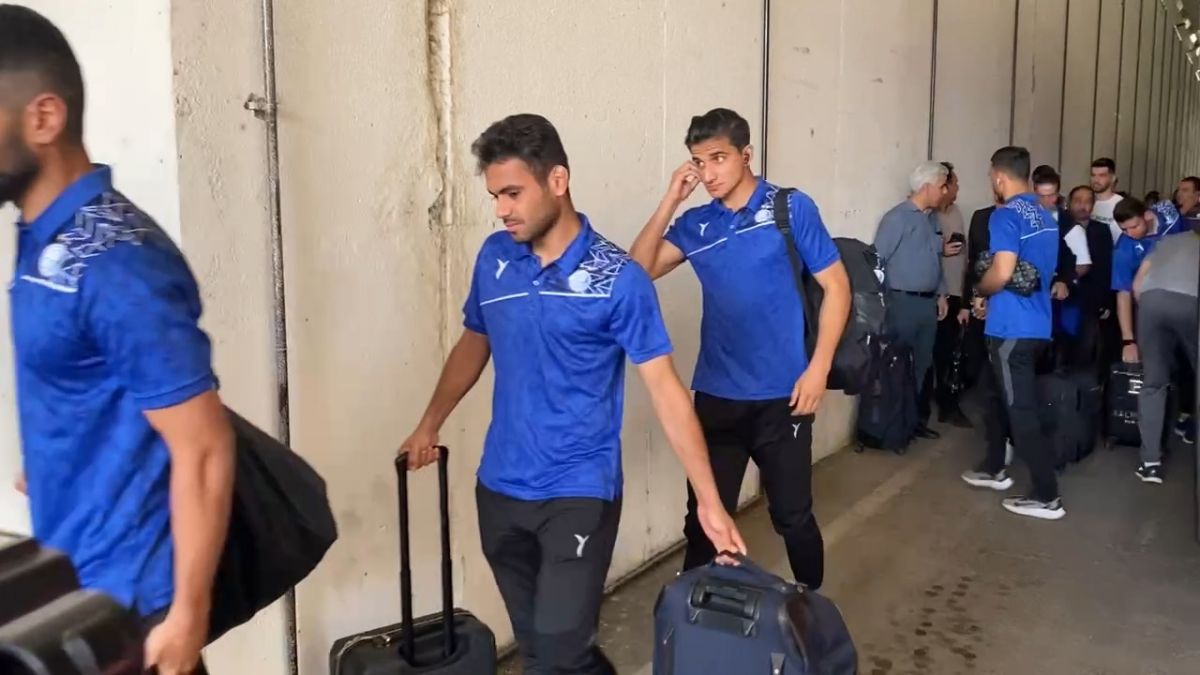 اختصاصی/ ورود بازیکنان استقلال به ورزشگاه برای بازی با تراکتور