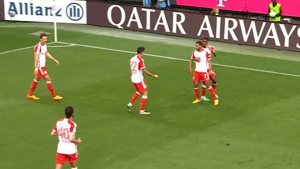 گل اول بایرن مونیخ به لایپزیش (گنابری)