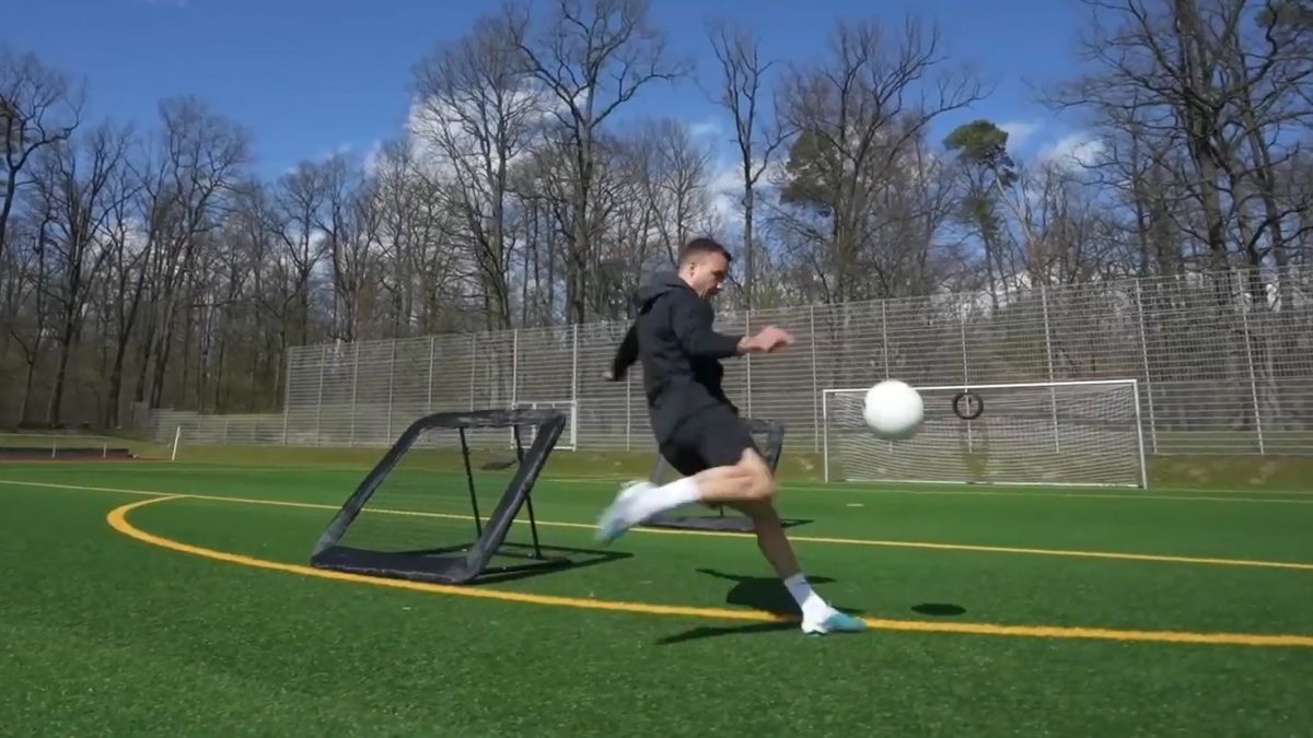 تمرین های دیدنی ماریو گوتزه بازیکن تیم ملی فوتبال آلمان و عضو کنونی تیم اینتراخت فرانکفورت