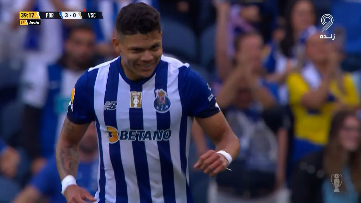 گل سوم پورتو به ویتوریا گیمارش (اوانیلسون به پاس گل طارمی)