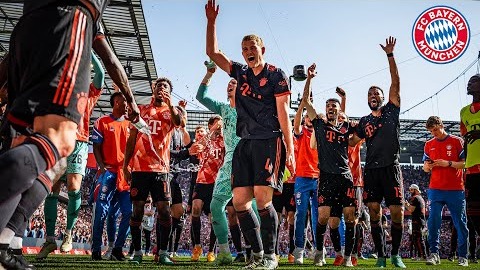 جشن و خوشحالی بازیکنان بایرن مونیخ پس از قهرمانی