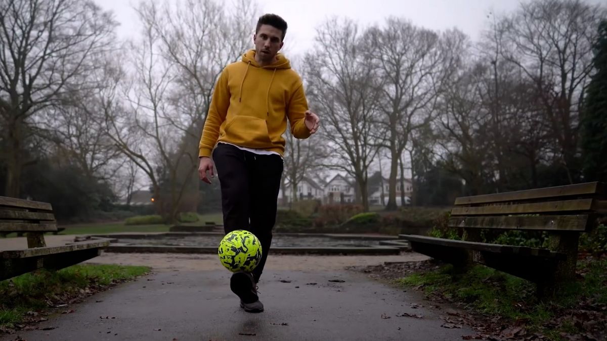 آموزش حرکات نمایشی و تکنیکی فوتبال