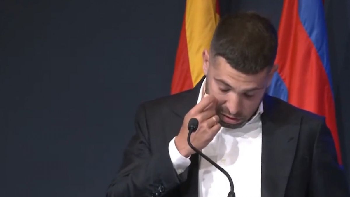 اشک های جوردی آلبا در مراسم خداحافظی از بارسلونا