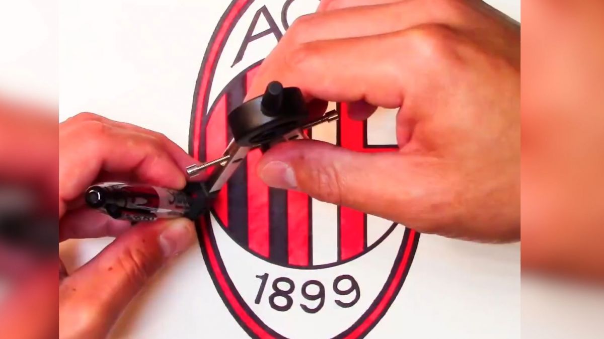 طراحی جالب لوگوی باشگاه های فوتبال با مداد و خط کش