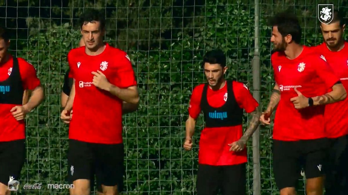 حضور گیورگی ولسیانی مدافع توانمند پرسپولیس در تمرینات تیم ملی گرجستان