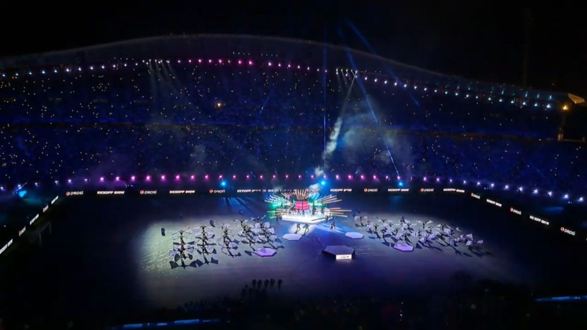 مراسم زیبا و آتش بازی  پیش از بازی فینال لیگ قهرمانان اروپا