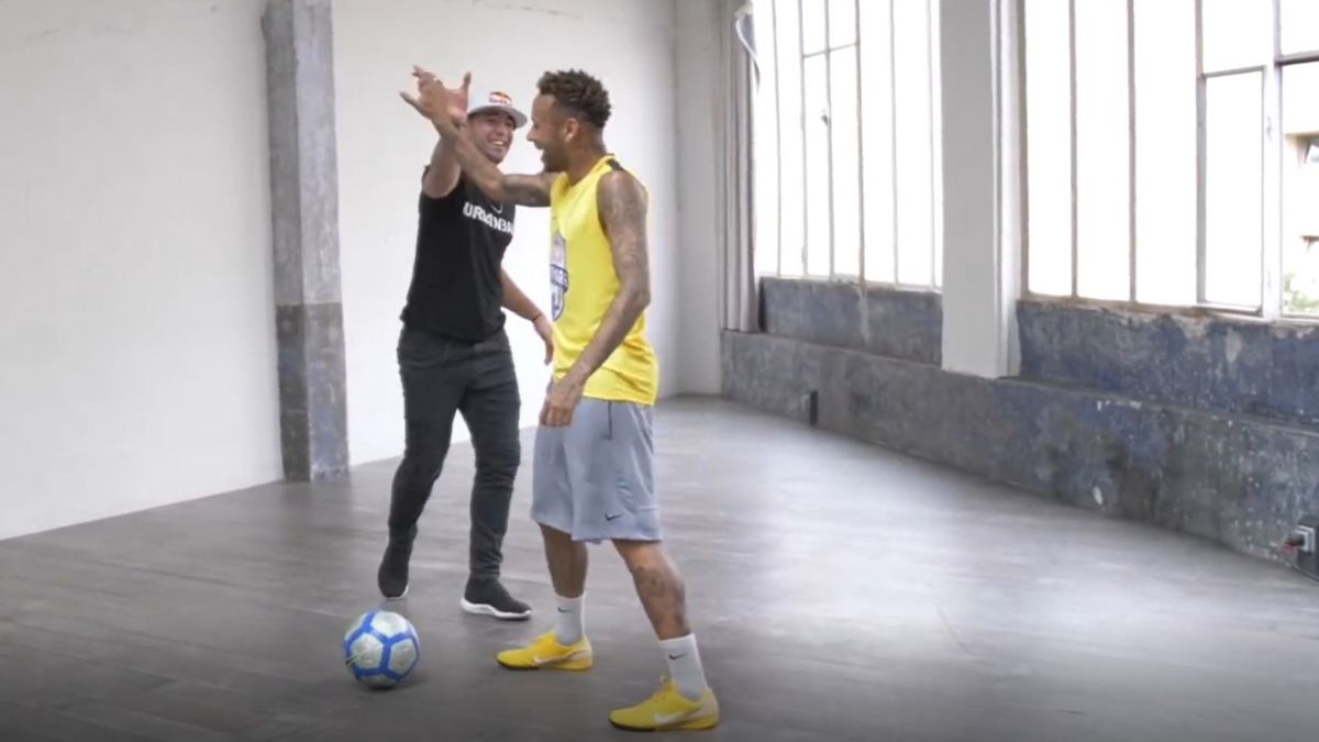 حرکات نمایشی و دیدنی با حضور ستاره باشگاه پاریس سن ژرمن و تین نلی برزیل نیمار جونیور