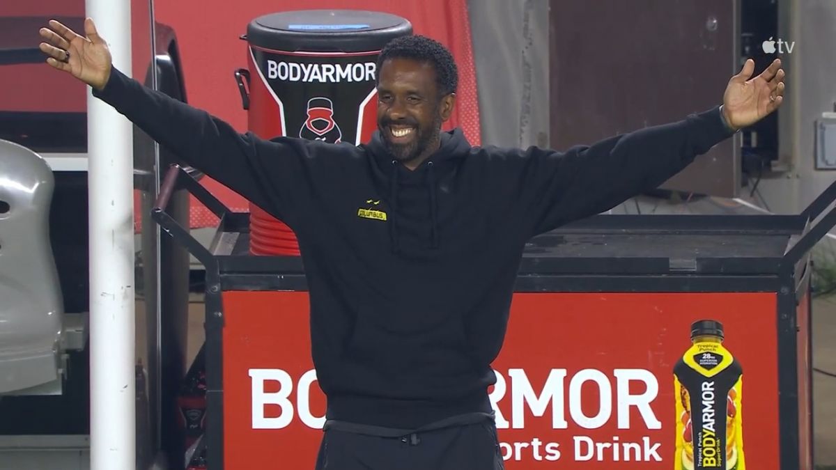 سوپرگل تماشایی از وسط زمین در لیگ ستارگان آمریکا