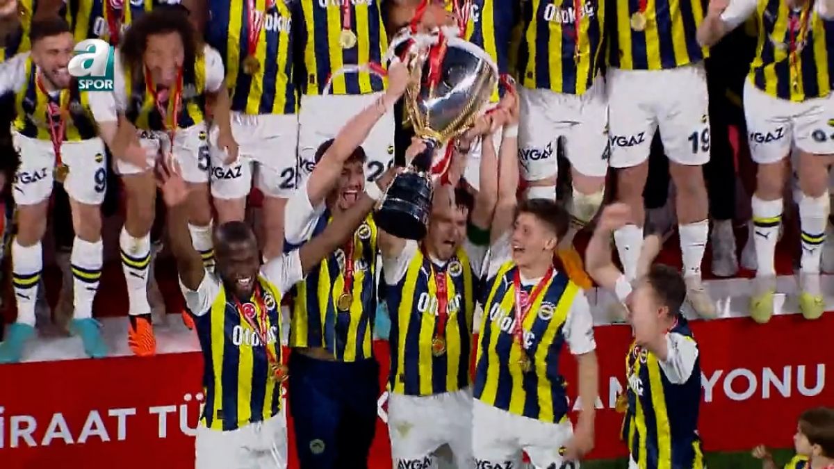 اهدای کاپ قهرمانی جام حذفی ترکیه به فنرباغچه