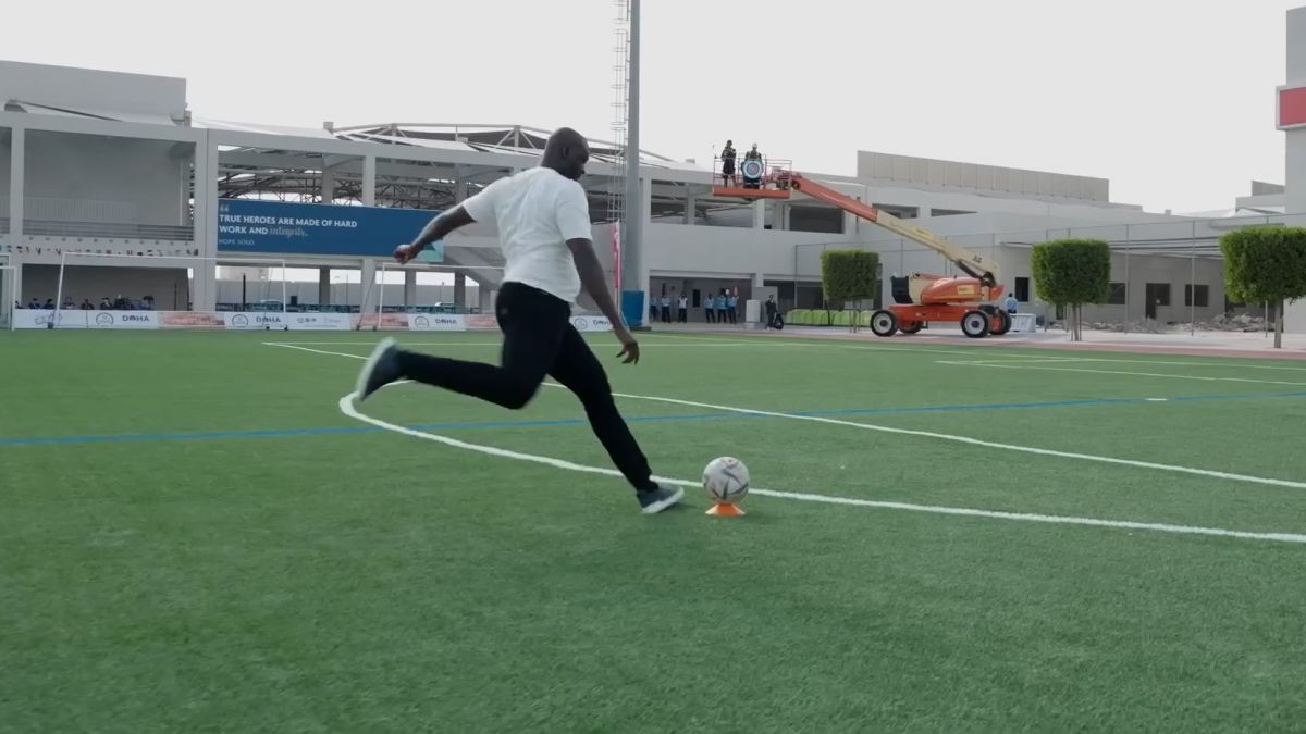 ضربات از راه دور با حضور ستاره سابق منچستر سیتی و بارسلونا یحیی توره