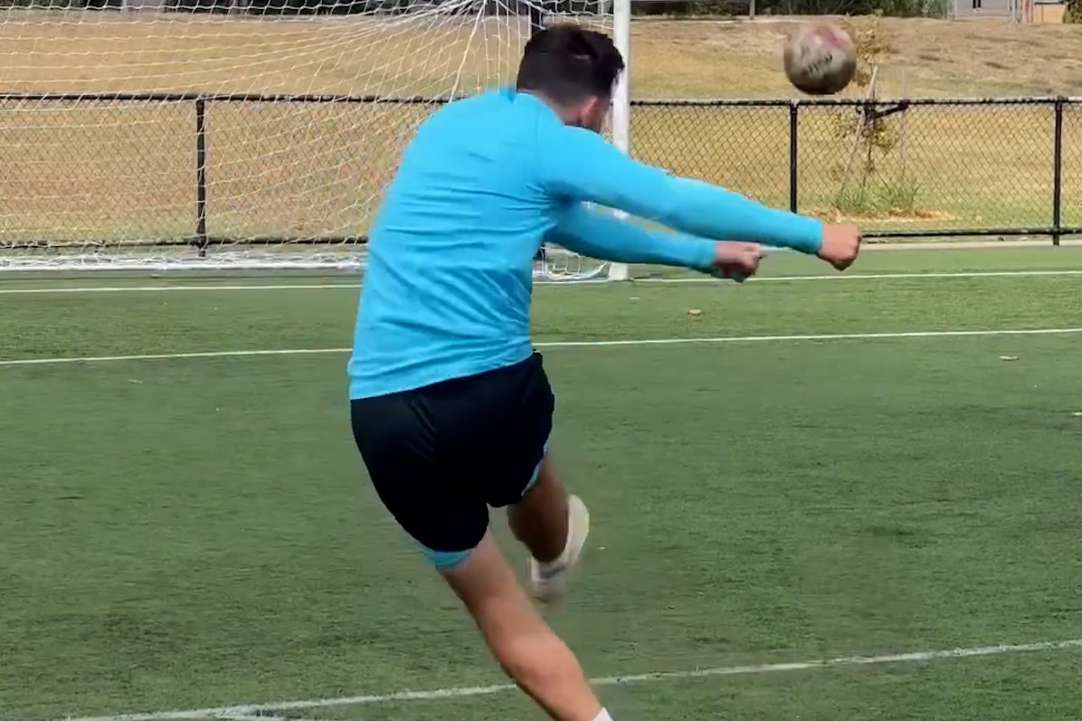 ضربات ایستگاهی به سه کنج دروازه از زوایای مختلف