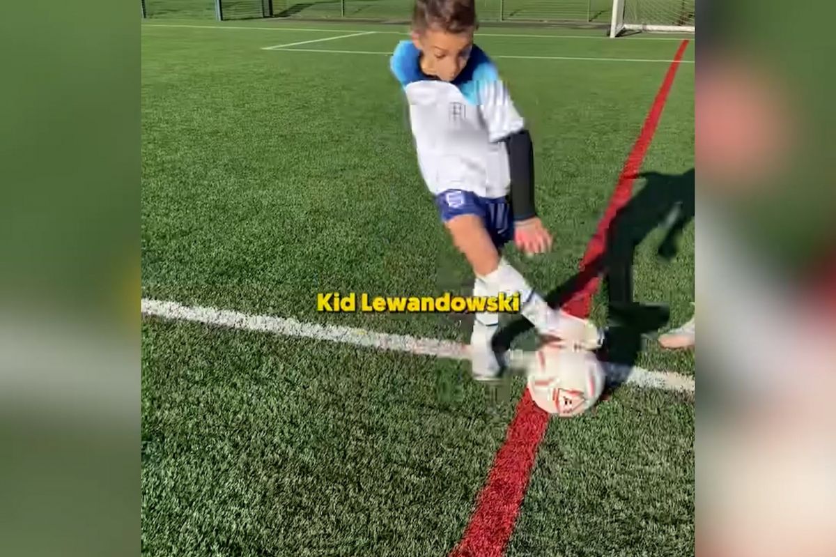 مهارت و تکنیک این کودک خردسال که بر گرفته از ستارگان فوتبال جهان است