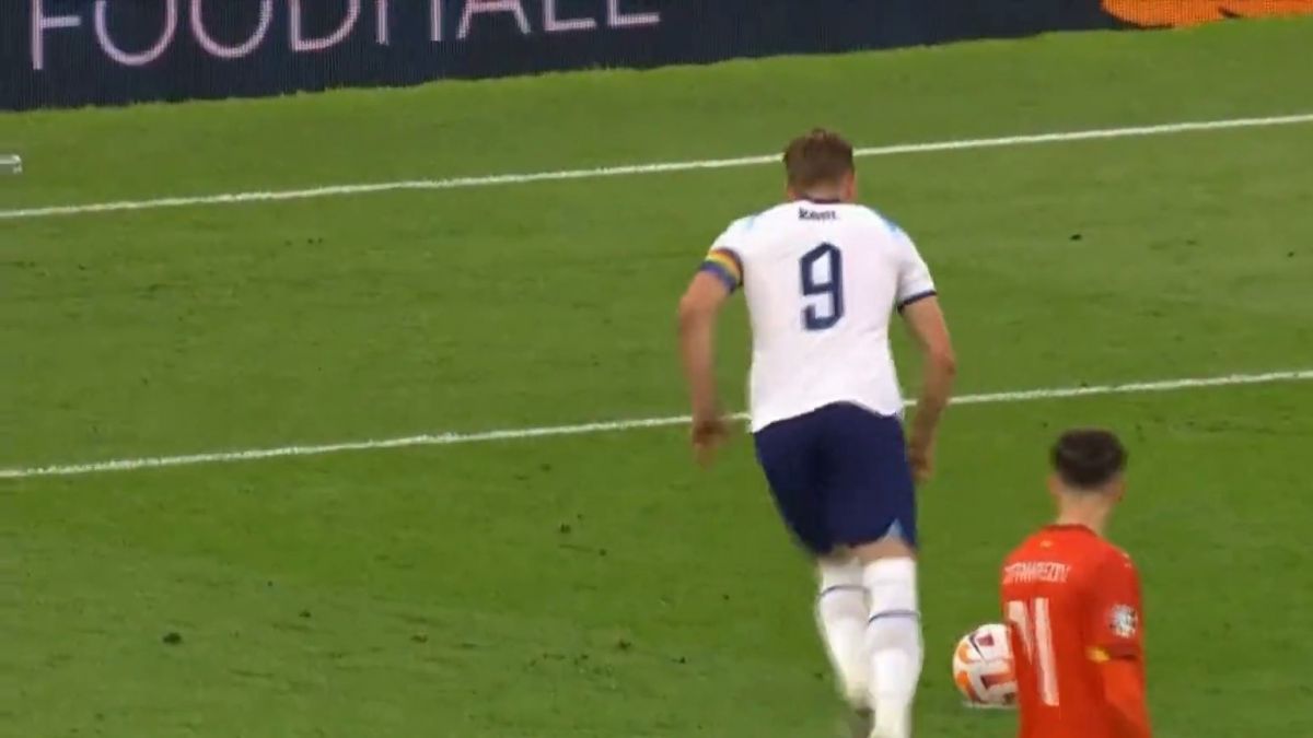 گل هفتم انگلیس به مقدونیه (دبل هری کین)