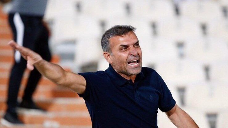 انتقاد عبدالله ویسی سرمربی نفت آبادان از وضعیت نقل و انتقالات فوتبال ایران