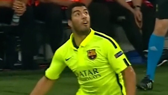 دریبل های فوق تکنیکی ستارگان فوتبال دنیا در مستطیل سبز رنگ