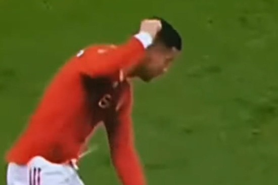 حرکت خشن در فوتبال توسط کریستیانو رونالدو
