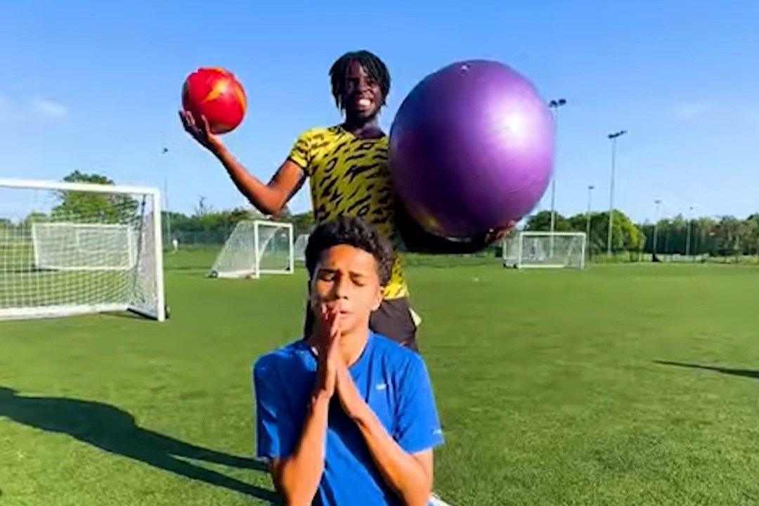 چالش انتخابی توپ فوتبال تا توپ پیلاتس