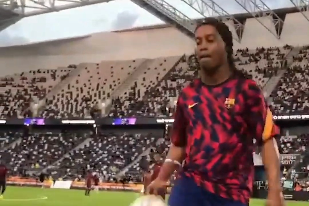 حرکات نمایشی از شاعر فوتبال جهان رونالدینهو