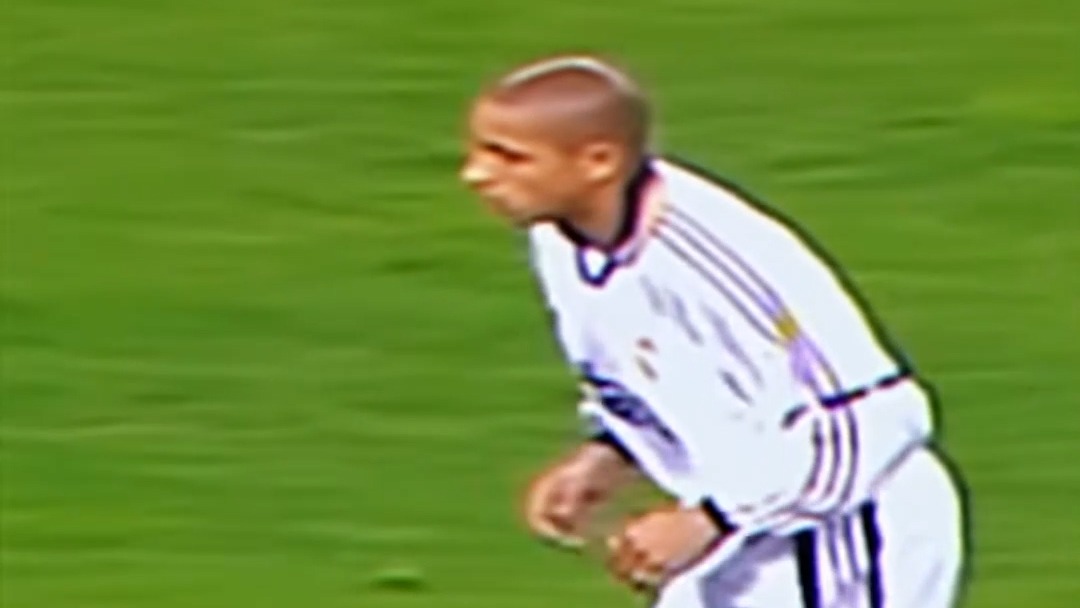 ضربات فوق سنگین از راه دور ستاره سابق برزیل روبرتو کارلوس