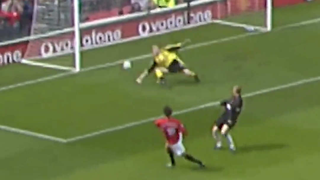 سانتر دیدنی دیوید بکهام و به ثمر رساندن گل توسط فان نیستلروی