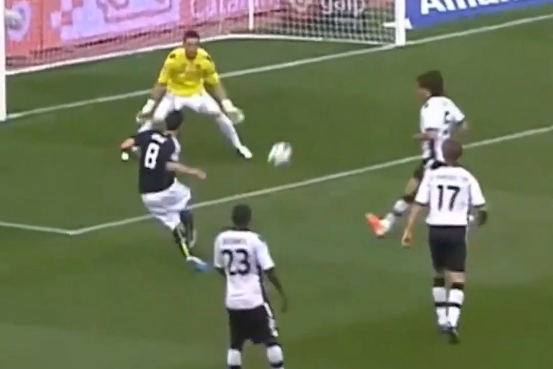 ضربه تکنیکی ستاره سابق برزیل ریکاردو کاکا