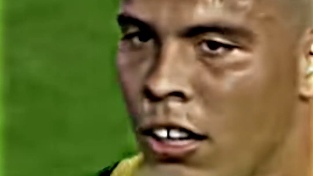 دو گل دیدنی رونالدو لوئیس نازاریو در جاج جهانی2002 به دروازه بان الیور رالف کان