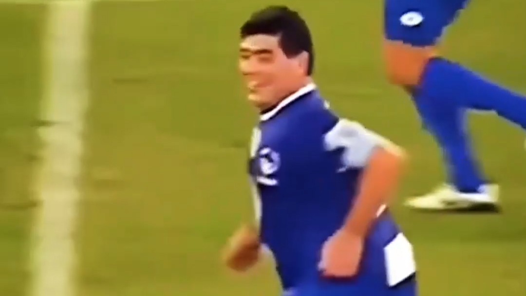 اسطوره فقید جهان و آرژانتین با تکنیک فوق تماشایی حتی در گذران عمر دیگو مارادونا