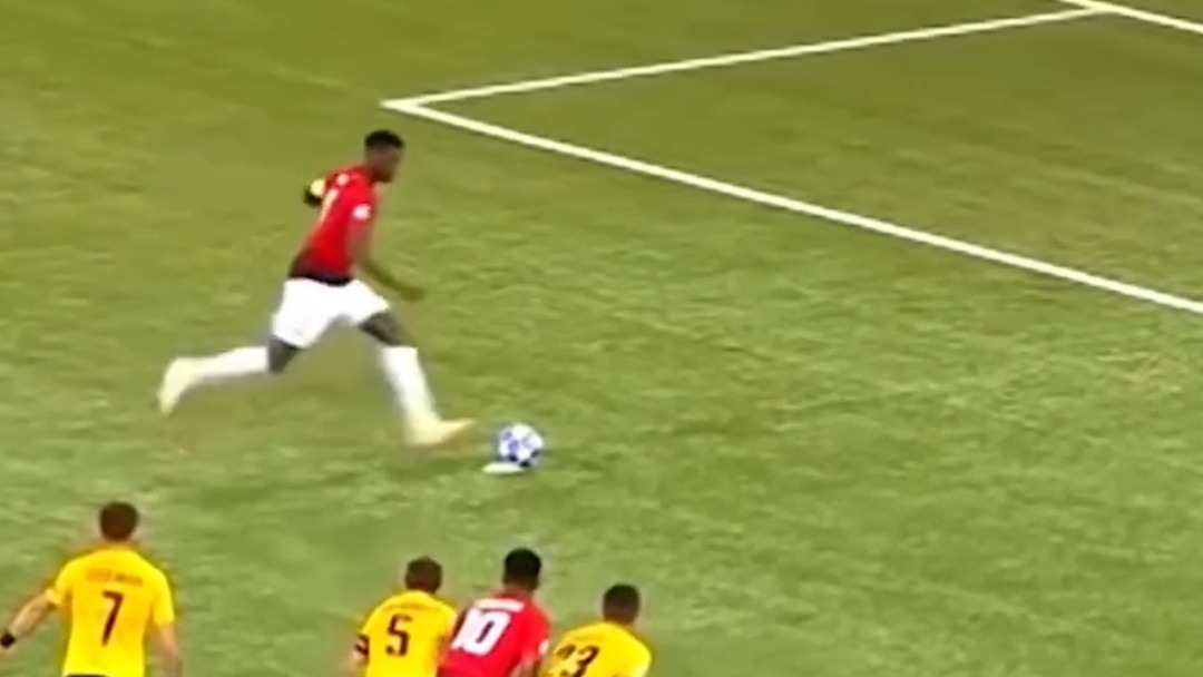 ضربات پنالتی گاهی وقت ها با بازیکنان فوتبال همراه نیست