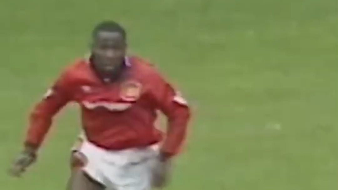 نمای زیبا از بازی اندی کول و ریان گیگز در تیم منچستر یونایتد