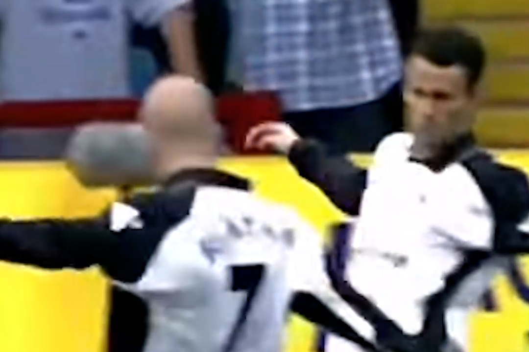 ضربه ایستگاهی نوستالژی دیوید بکهام و ریان گیگز به سبک انیمیشن فوتبالیستا