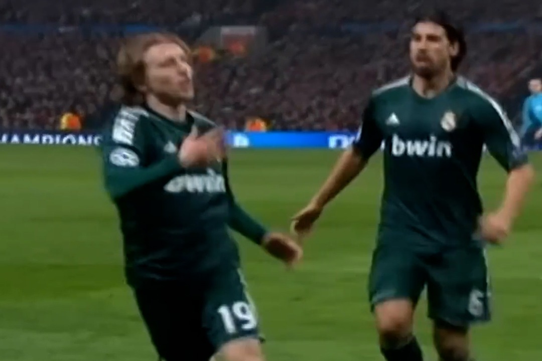 سوپر گل از لوکا مودریچ در تیم رئال مادرید به تیم منچستر یونایتد در سال 2012