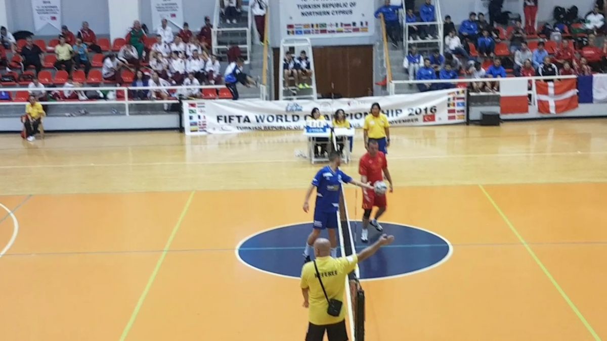 تنیس فوتبال بسیار جذاب بین رومانی و فرانسه