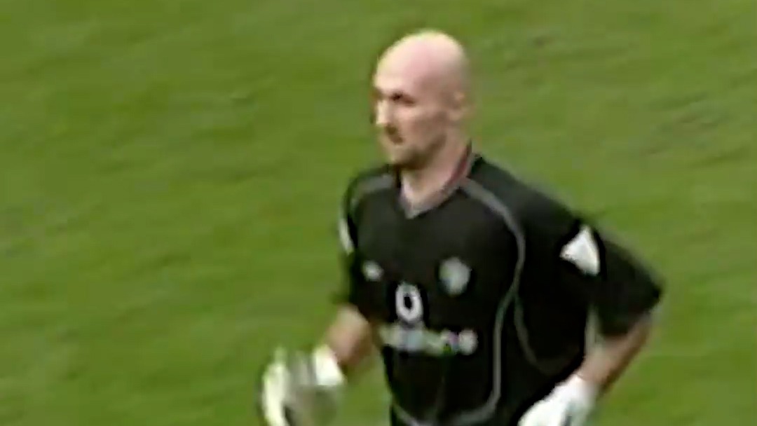 بازی نوستالژی دروازه بان سابق تیم ملی فرانسه و منچستر یونایتد فابین بارتز