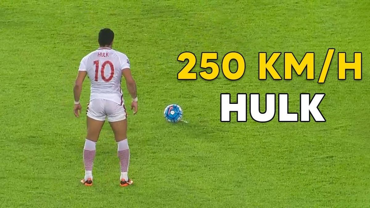 حرکات تماشایی در فوتبال که فقط از یک فرا انسان بر می آید