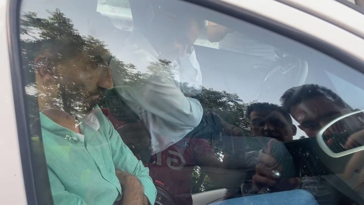 اختصاصی/ حواشی حضور علیرضا بیرانوند در اطراف ساختمان باشگاه پرسپولیس