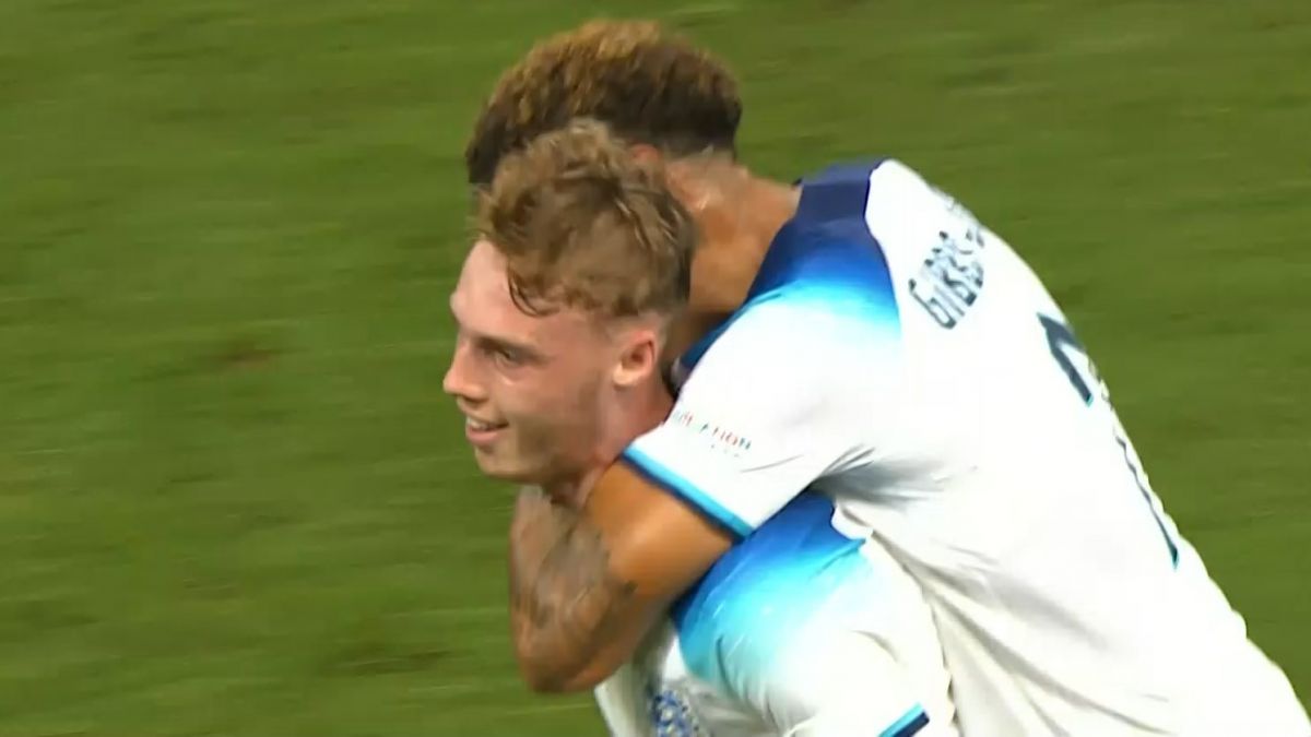 گل اول انگلیس به اسپانیا با ضربه ایستگاهی جالب (فینال زیر 21 سال اروپا)