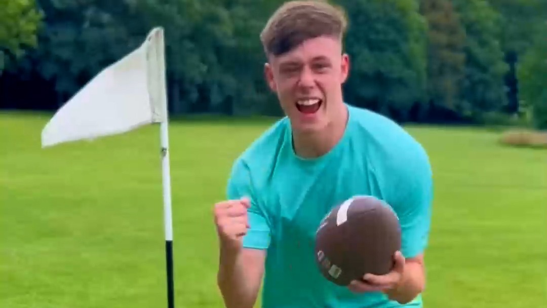 چالش تماشایی ضربه زدن با توپ های مختلف